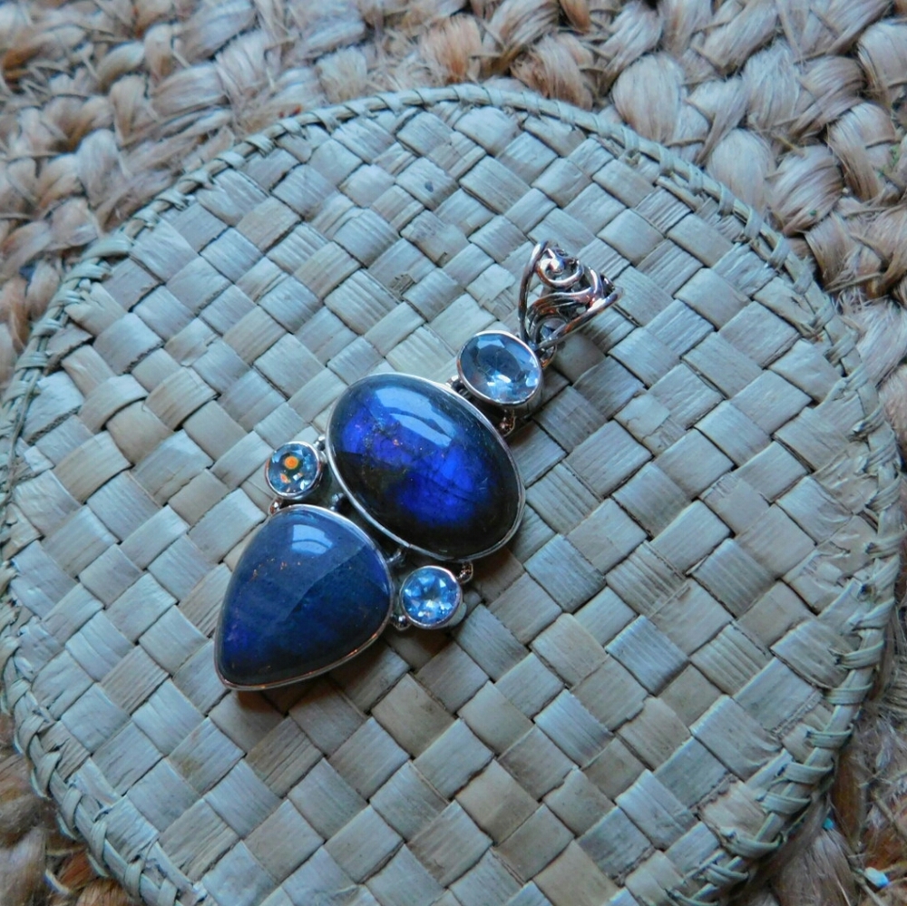 Labradorite sterling silver pendant